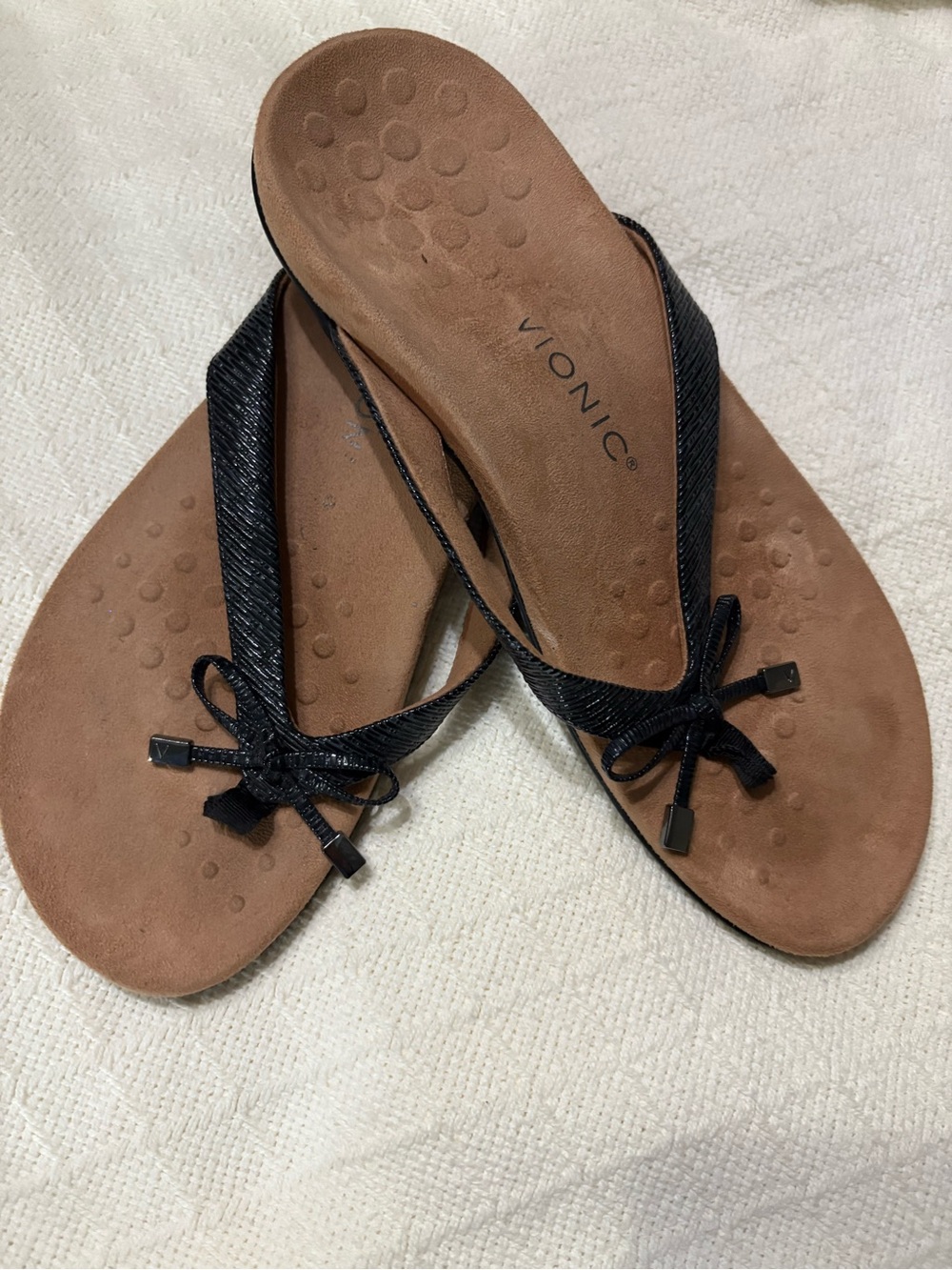 Vionic Black Bow Strap Sandal with Brown Footbed